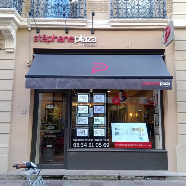 Pourquoi utiliser un store banne et un lambrequin ?