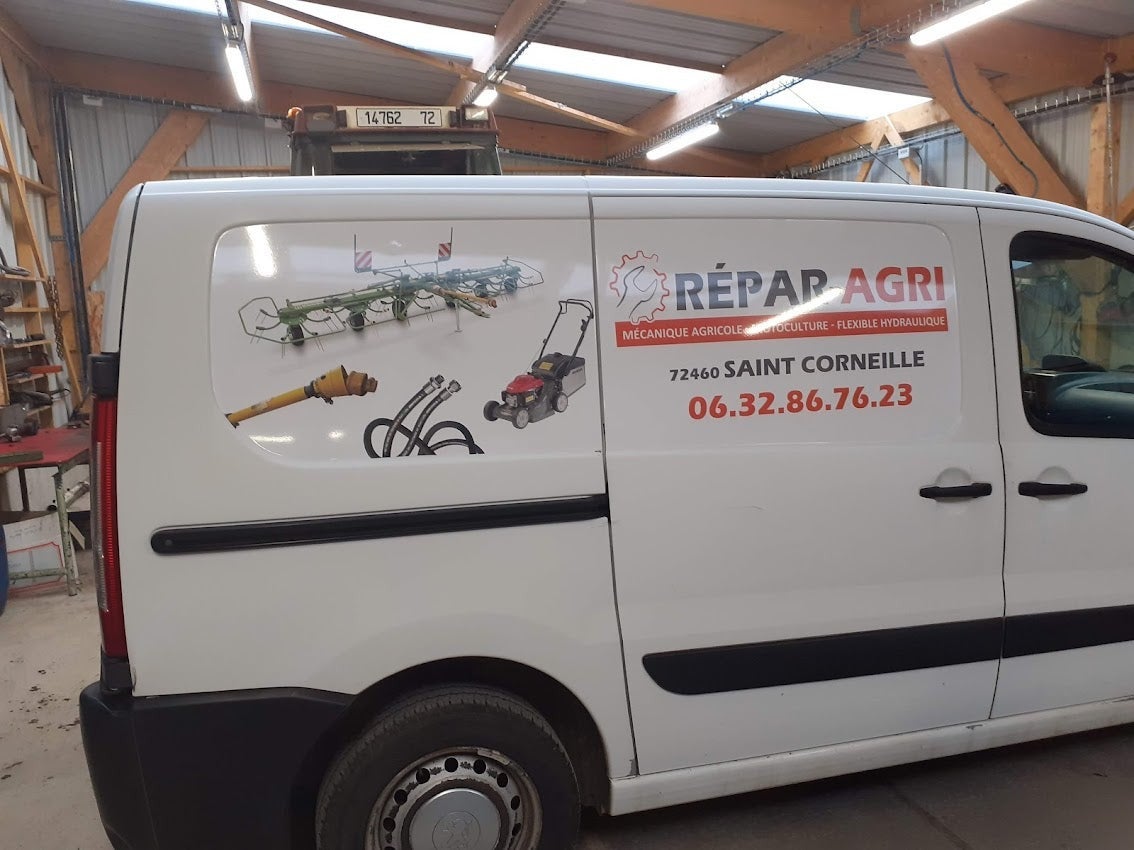 Marquage de véhicule pour Répar Agri installé à Saint Corneille par Signarama Le Mans
