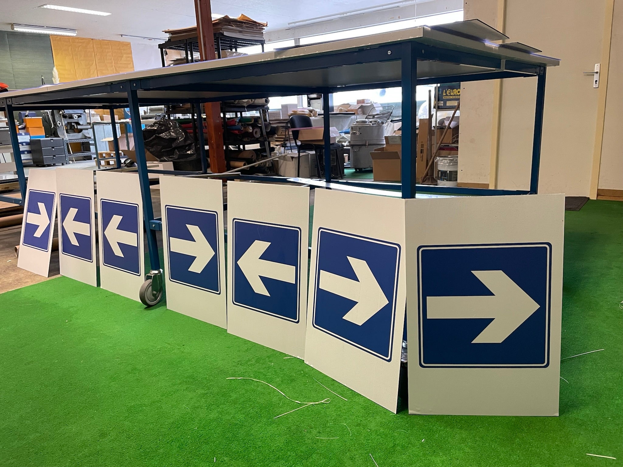 Fabrication de panneau directionnels