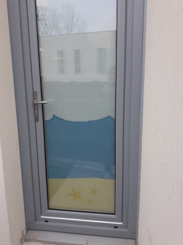 Habillage de vitres pour une nouvelle Micro Crèche Marins d'eau douce installée sur Tours Nord par Signarama Le Mans