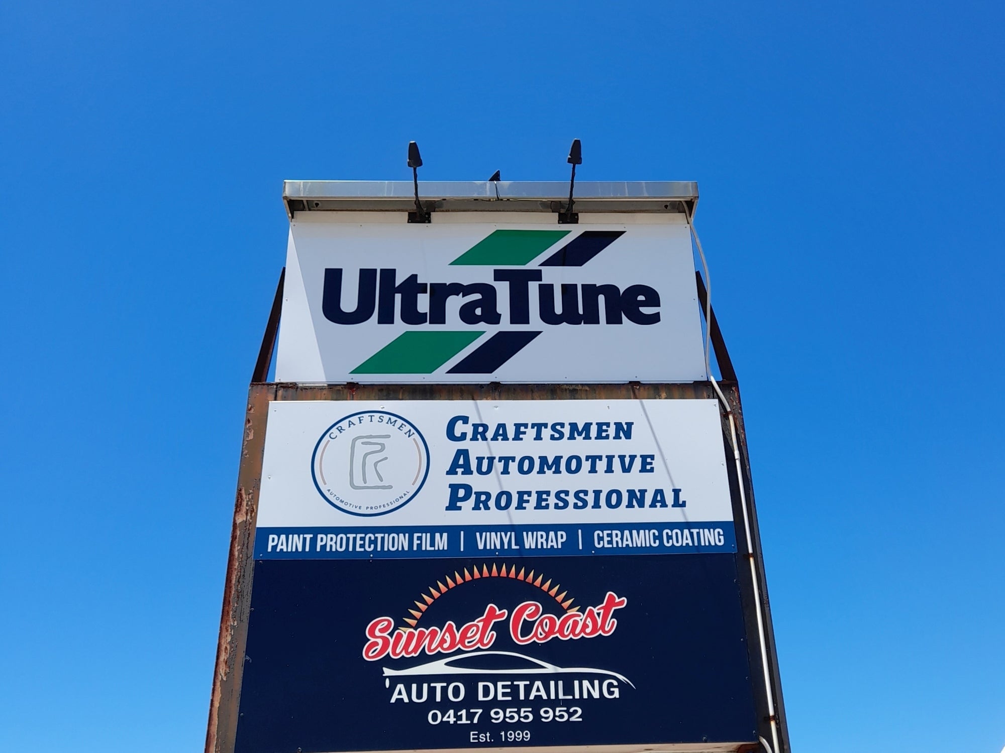 Ultra Tune Belmont Signage