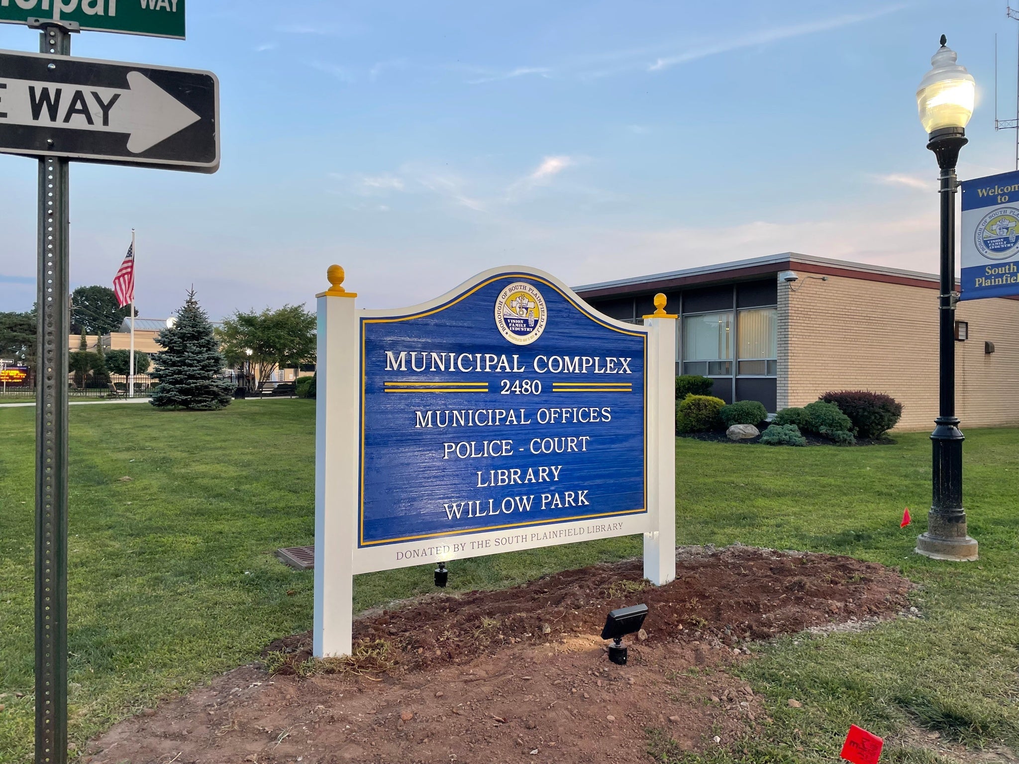 Freestanding & Standalone Signs