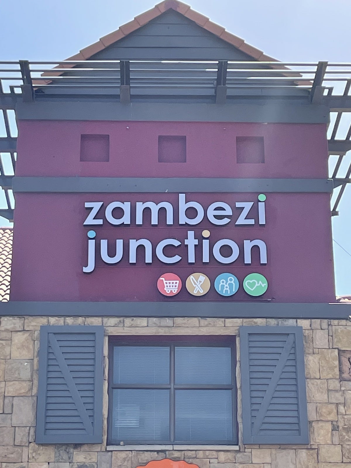 New Primary Signage for Zambezi Junction