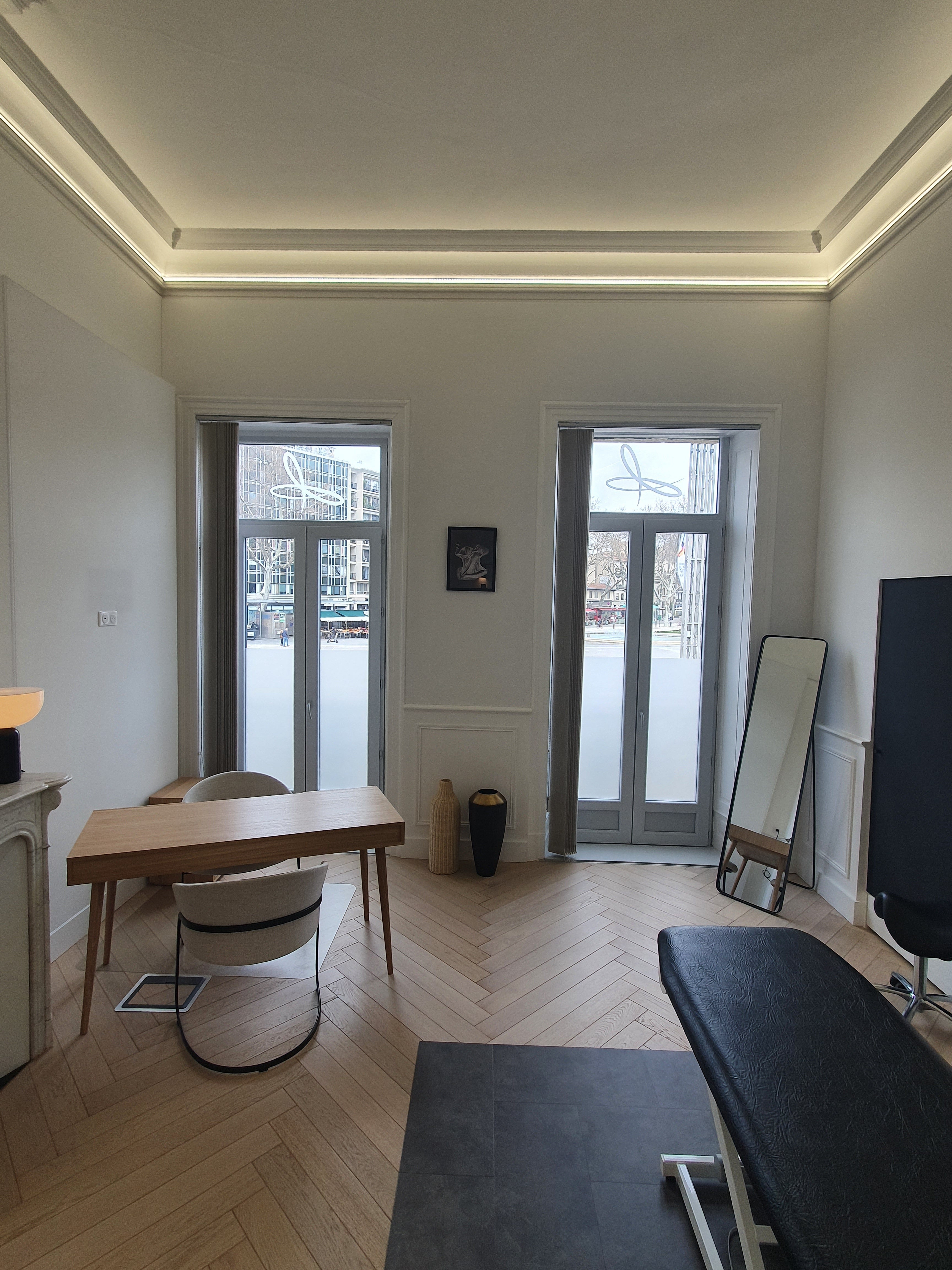 CABINET DE CHIRURGIE ESTHÉTIQUE / SABLÉ DÉPOLI