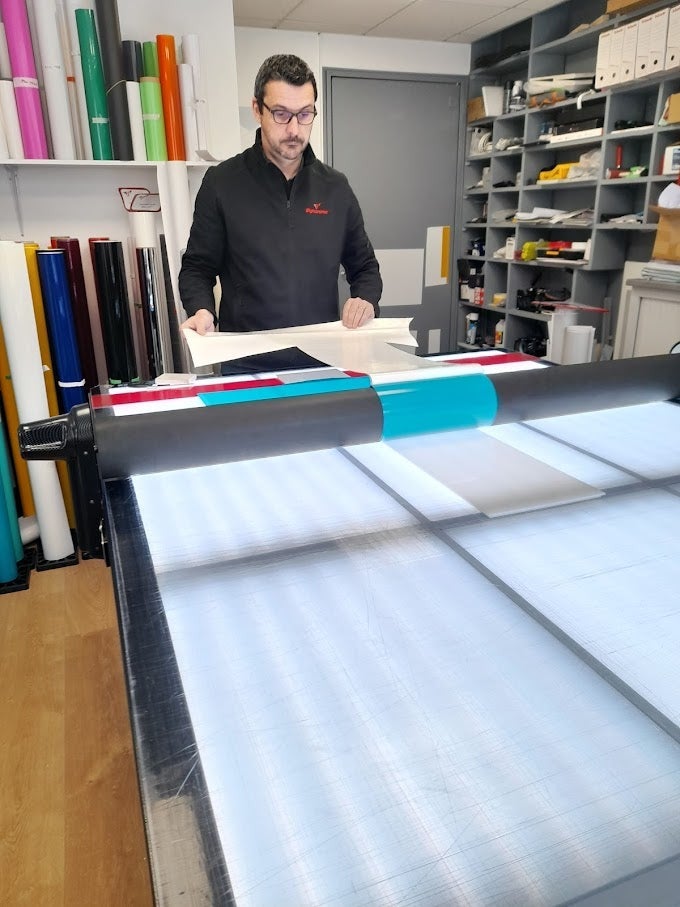 Conception & Pose d'une Enseigne lumineuse pour Tilyo installé sur Mulsanne par Signarama Le Mans