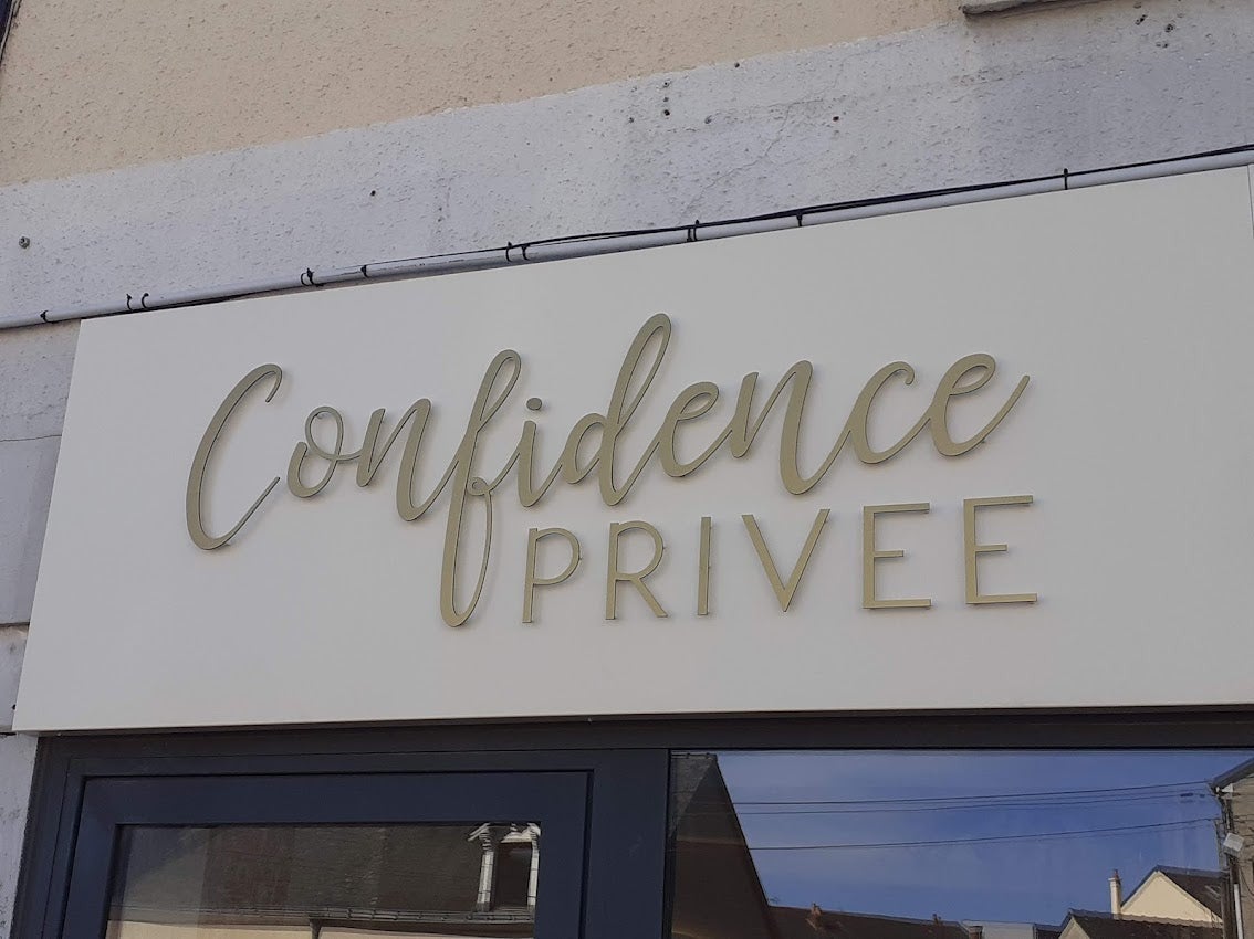 Nouvelle Enseigne pour l'institut de Beauté, Confidence Privée installé sur Le Mans par Signarama Le Mans