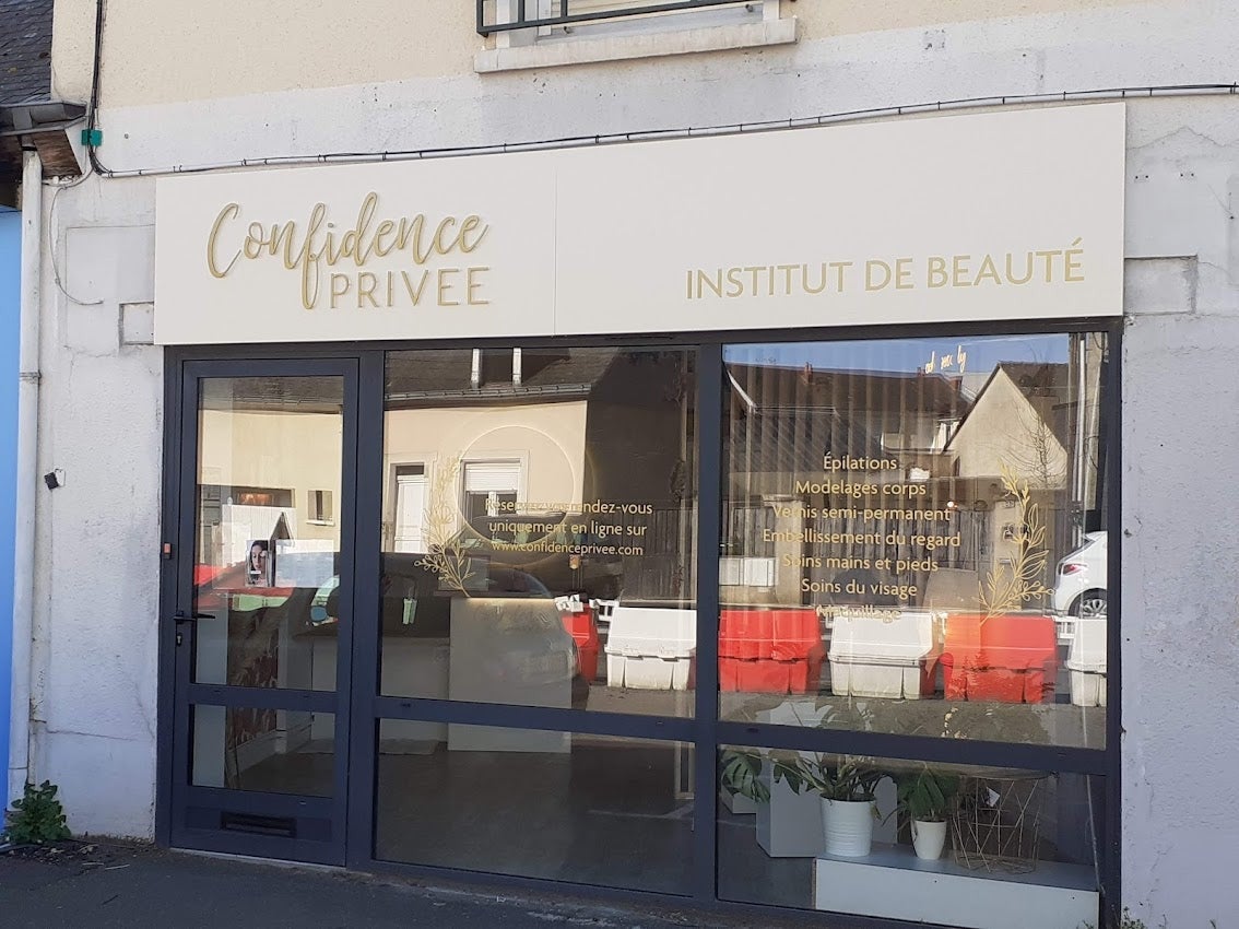 Nouvelle Enseigne pour l'institut de Beauté, Confidence Privée installé sur Le Mans par Signarama Le Mans