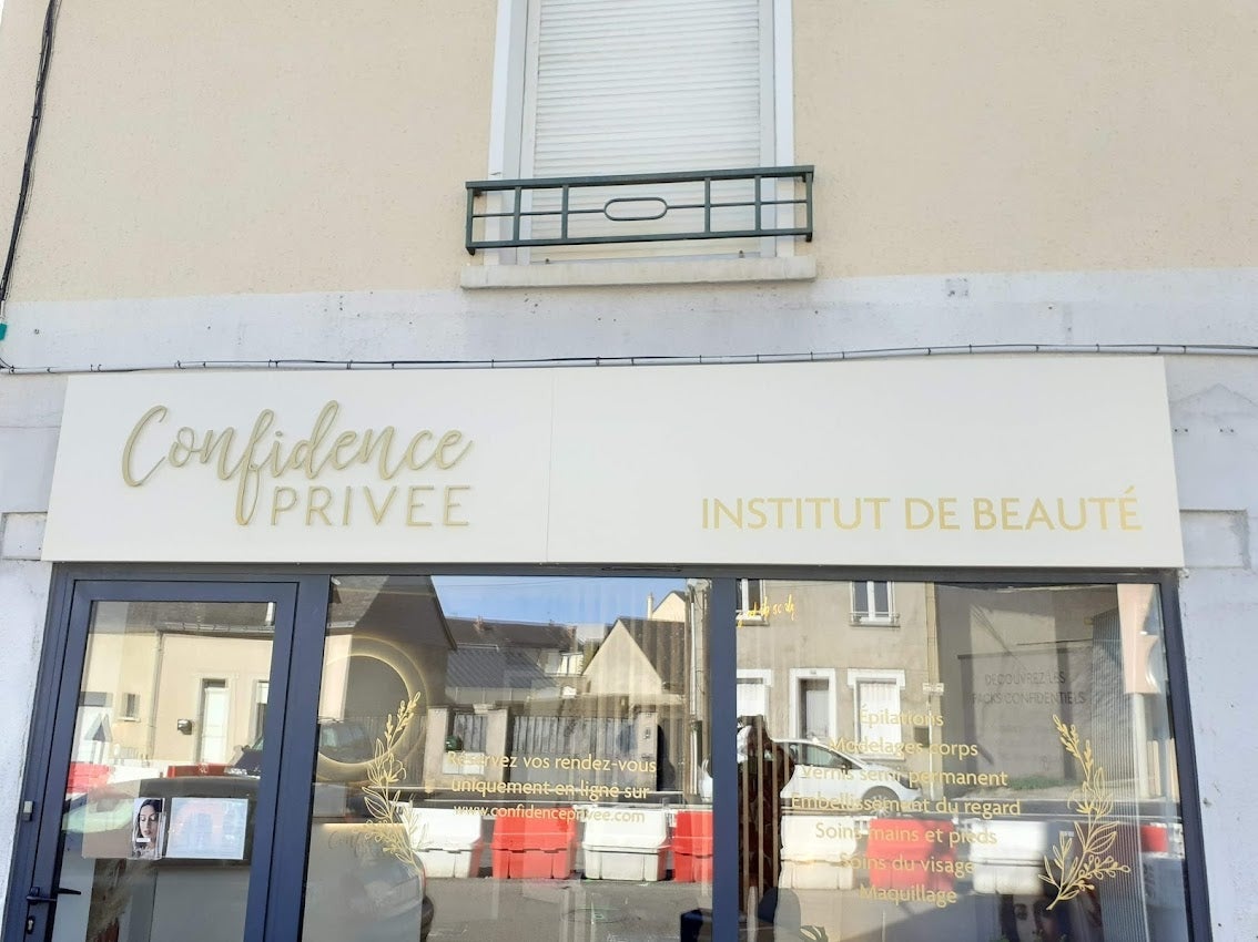 Nouvelle Enseigne pour l'institut de Beauté, Confidence Privée installé sur Le Mans par Signarama Le Mans