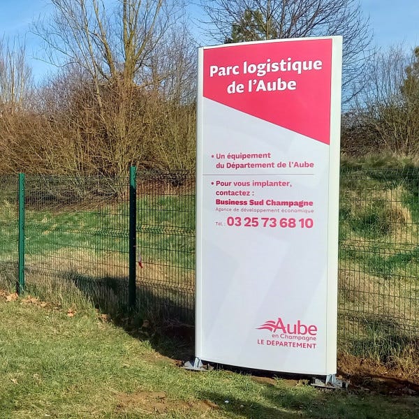 totem-signaletique-exterieure-pose-aube-signarama-troyes