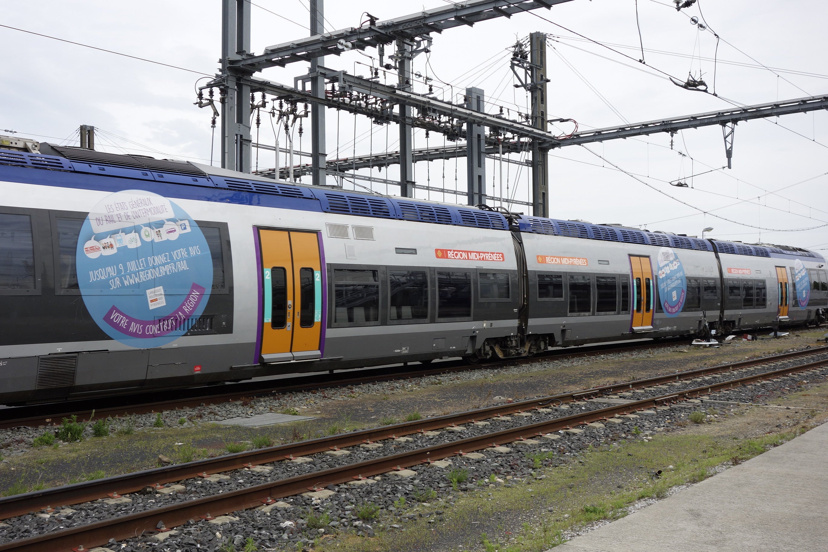 COVERING TRAIN SNCF