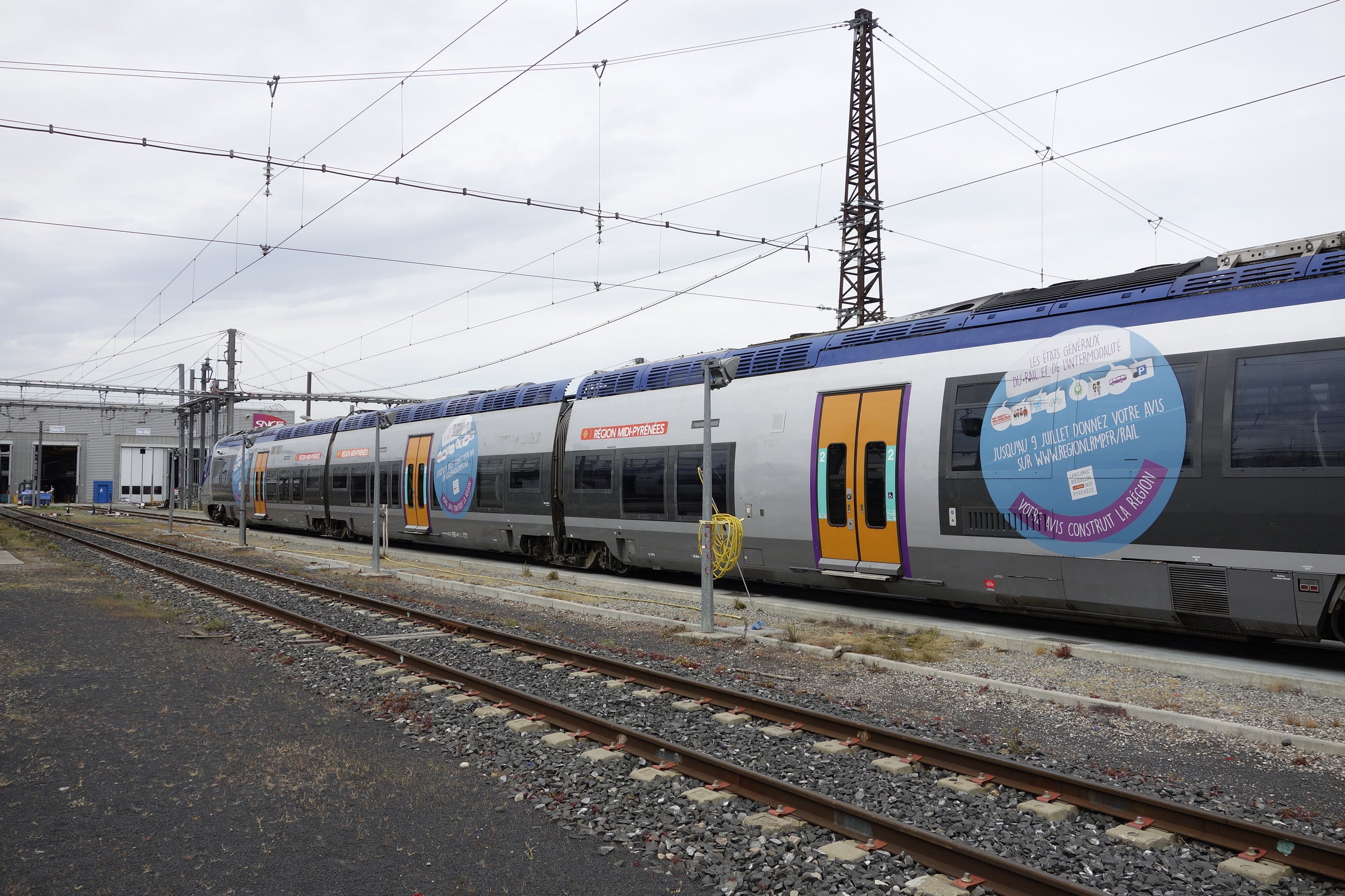COVERING TRAIN SNCF