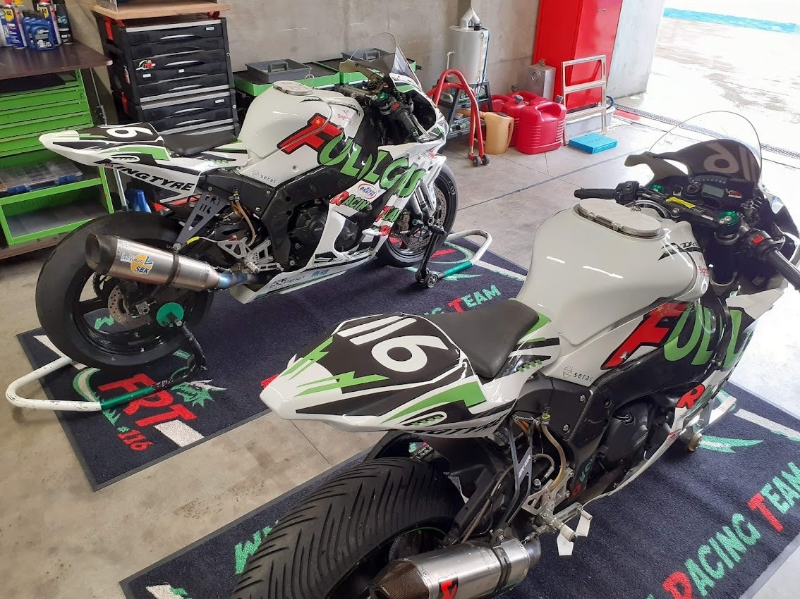 Covering sur 2 Motos pour le Team FRT 116 par Signarama Le Mans