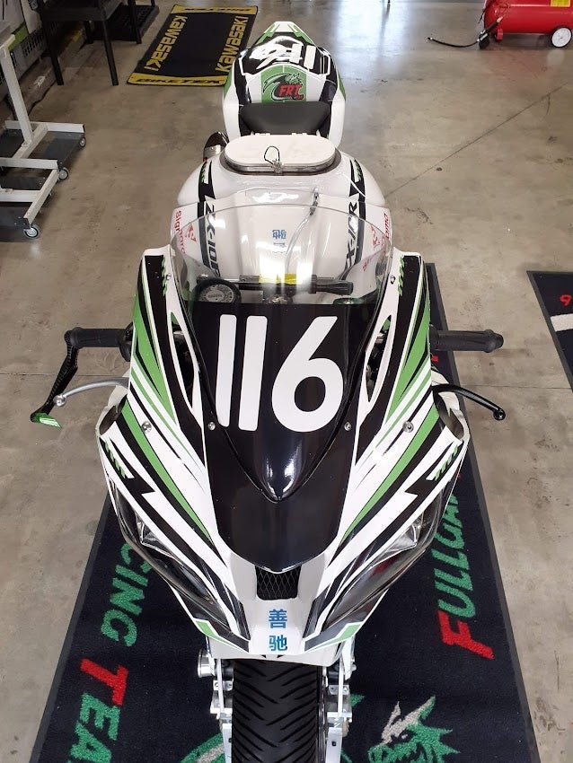 Covering sur 2 Motos pour le Team FRT 116 par Signarama Le Mans