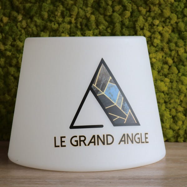 personnalisation-de-lampe-led-sticker-logo-by-signarama-montpellier-vendargues