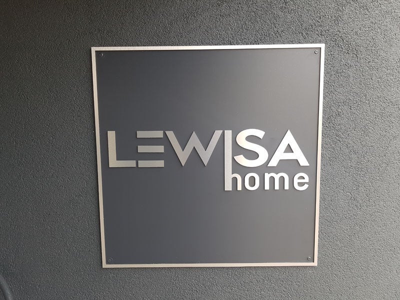 LE LOGO RELIEF 3D INTERIEUR