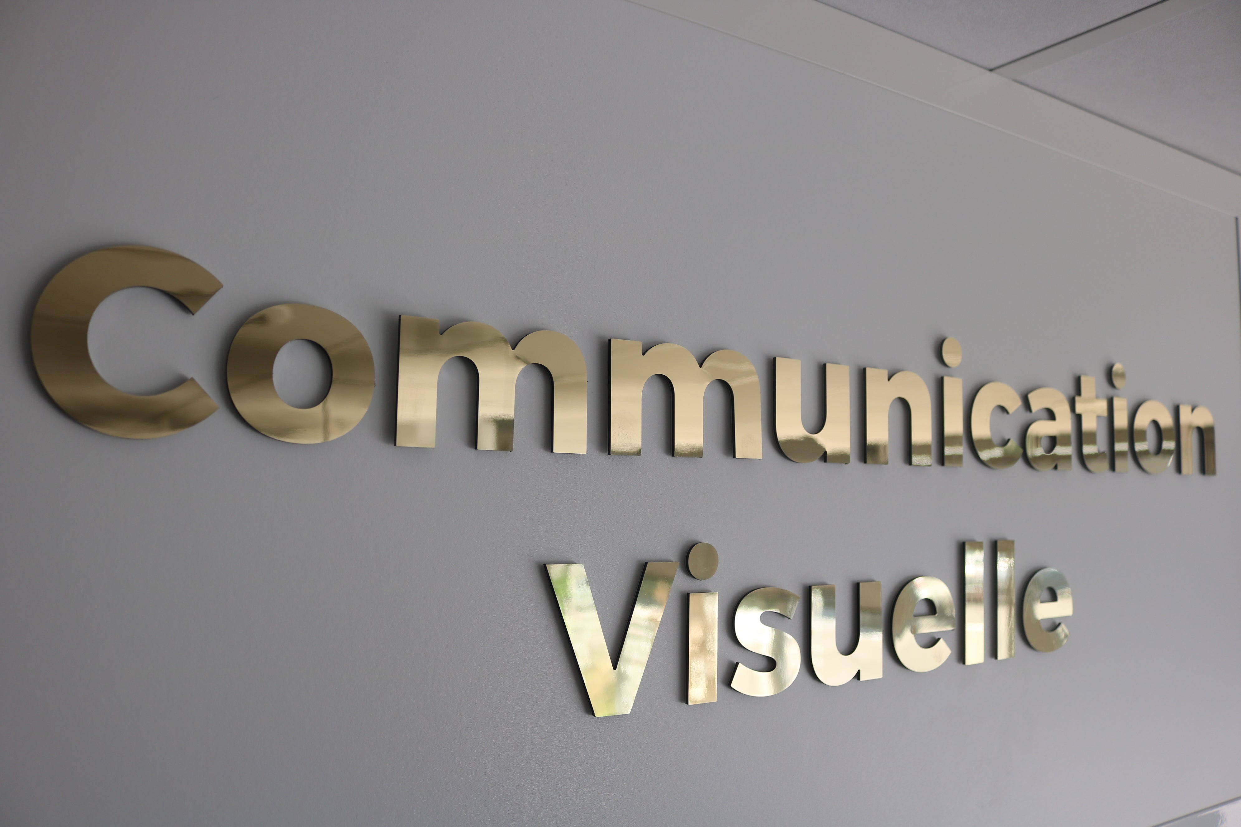 LE LOGO RELIEF 3D INTERIEUR