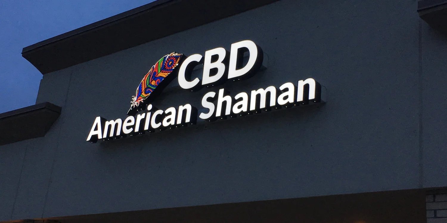 illuminated channel letters for storefront sign