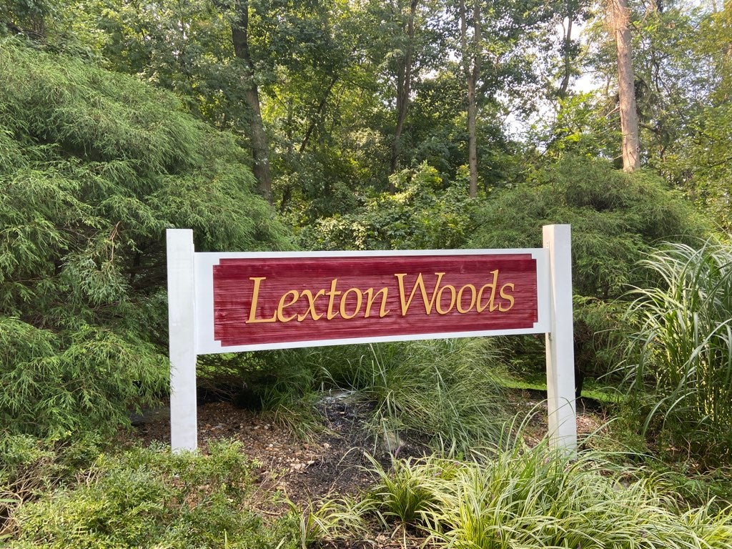 lexton wood sign