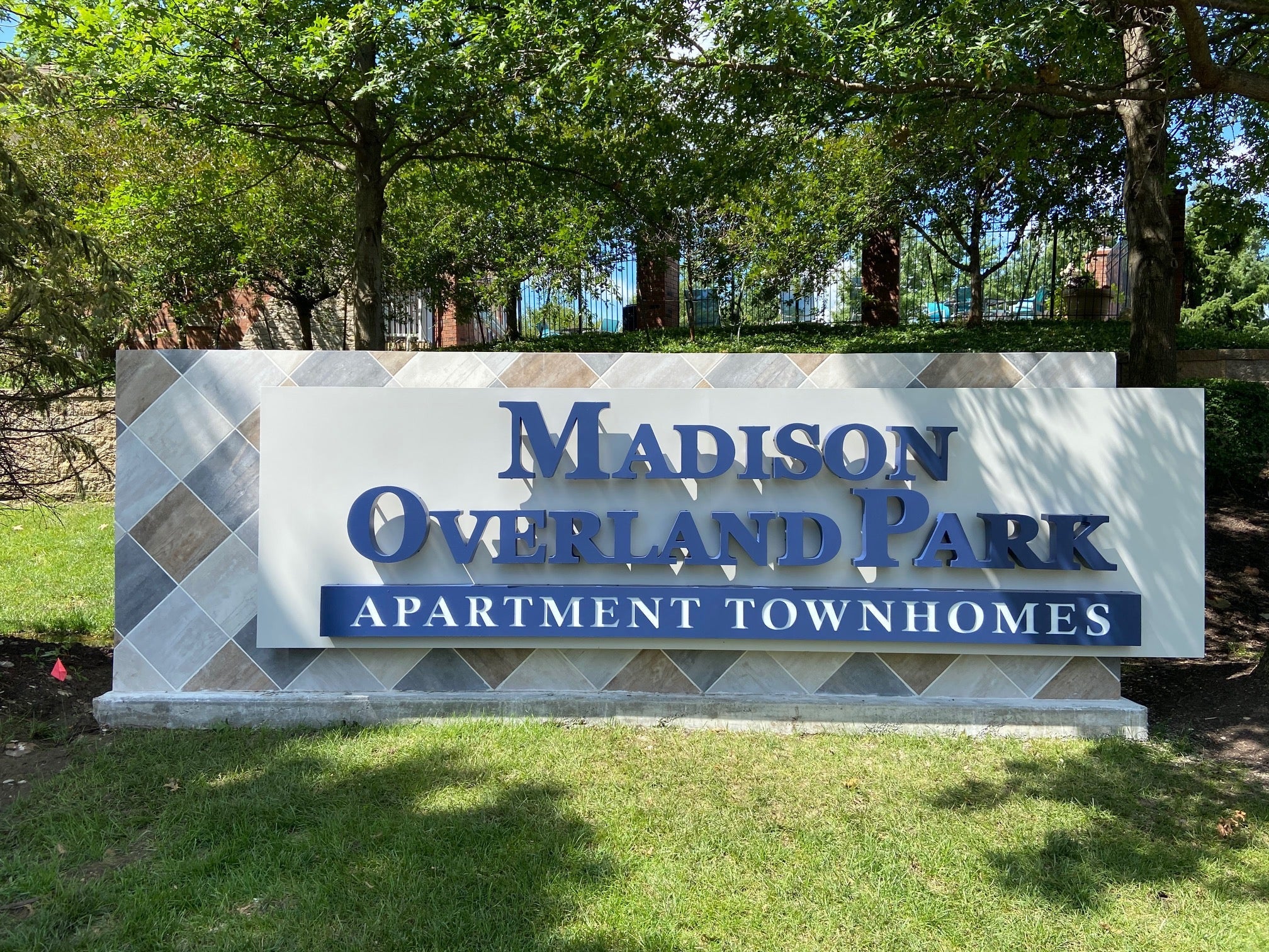 Freestanding & Standalone Signs