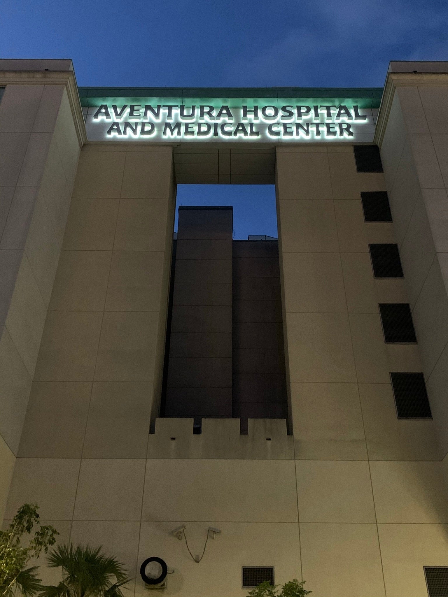 Enhancing Business Visibility with Illuminated Channel Letters