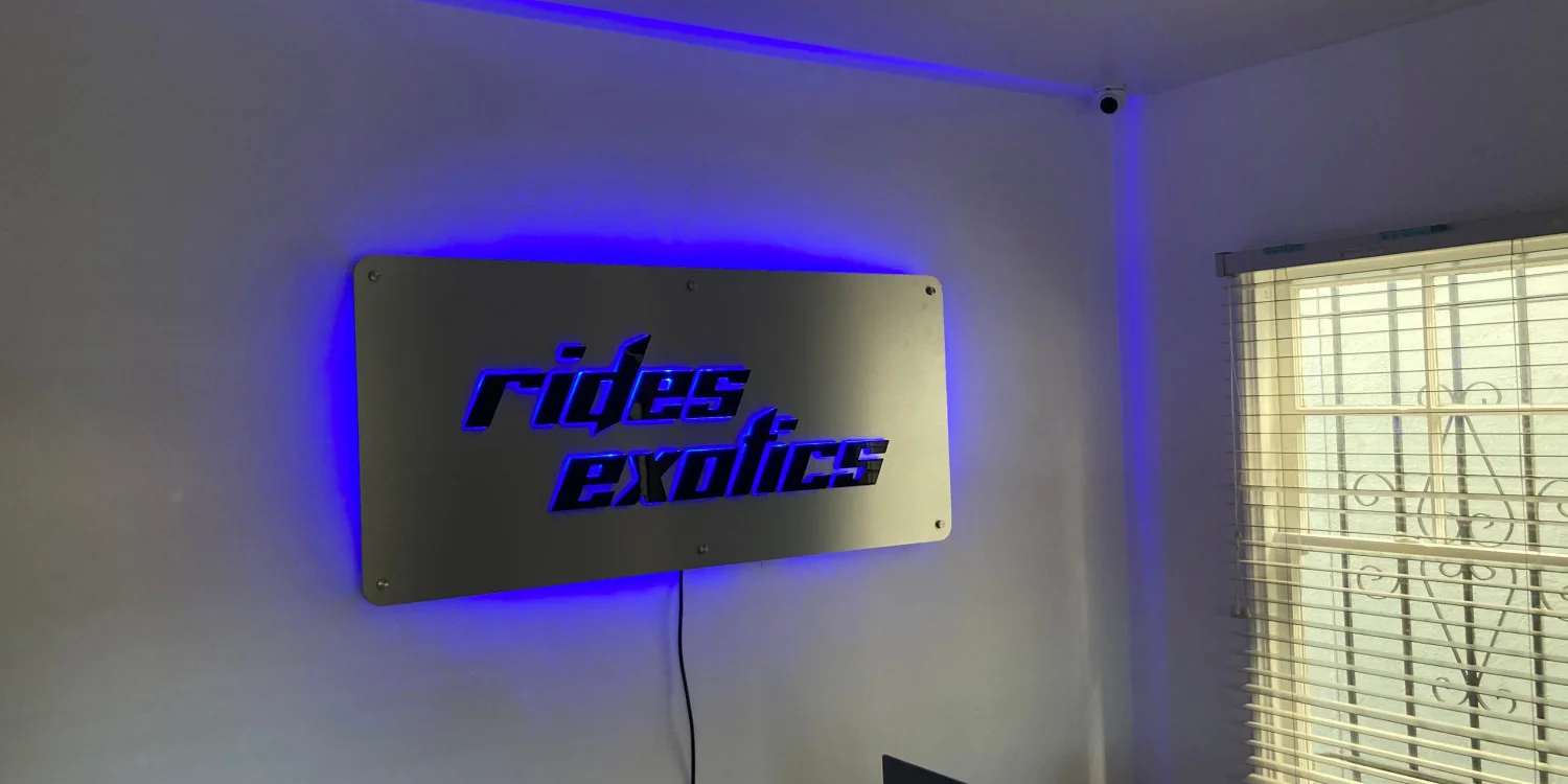 Illuminated & Lighted Signs