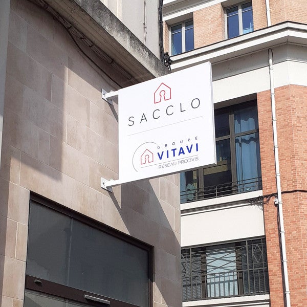 enseigne-facade-drapeau-lettres-logo-relief-decoupe-pose-aube-signarama-troyes