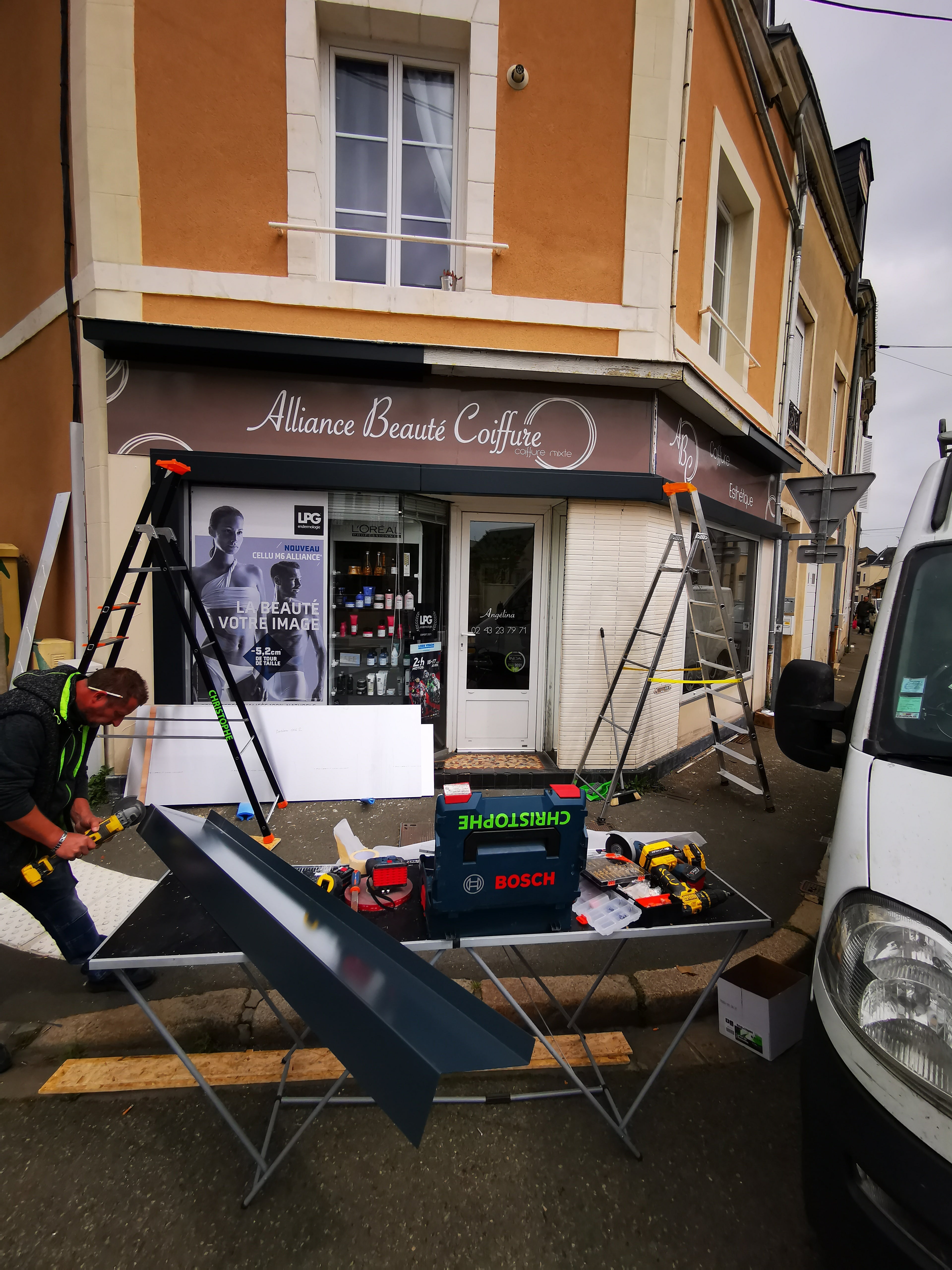 Nouvelle Enseigne pour Alliance Beauté Coiffure par Signarama Le Mans