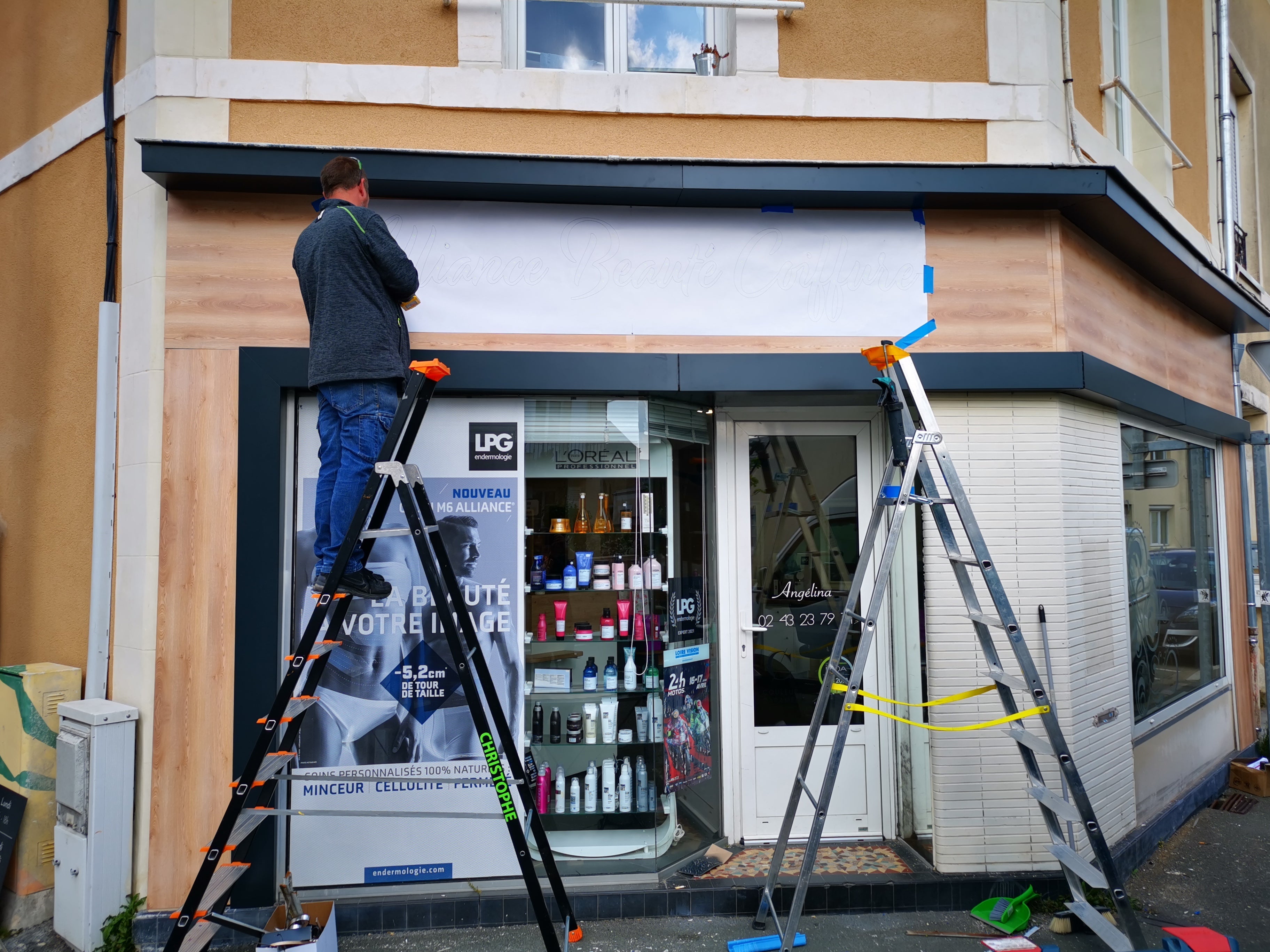 Nouvelle Enseigne pour Alliance Beauté Coiffure par Signarama Le Mans