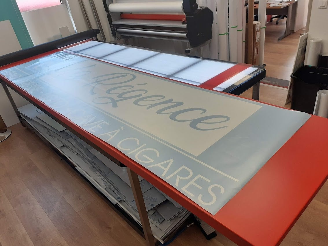 Nouvelle Enseigne pour le Tabac - Presse "La Régence" par Signarama Le Mans