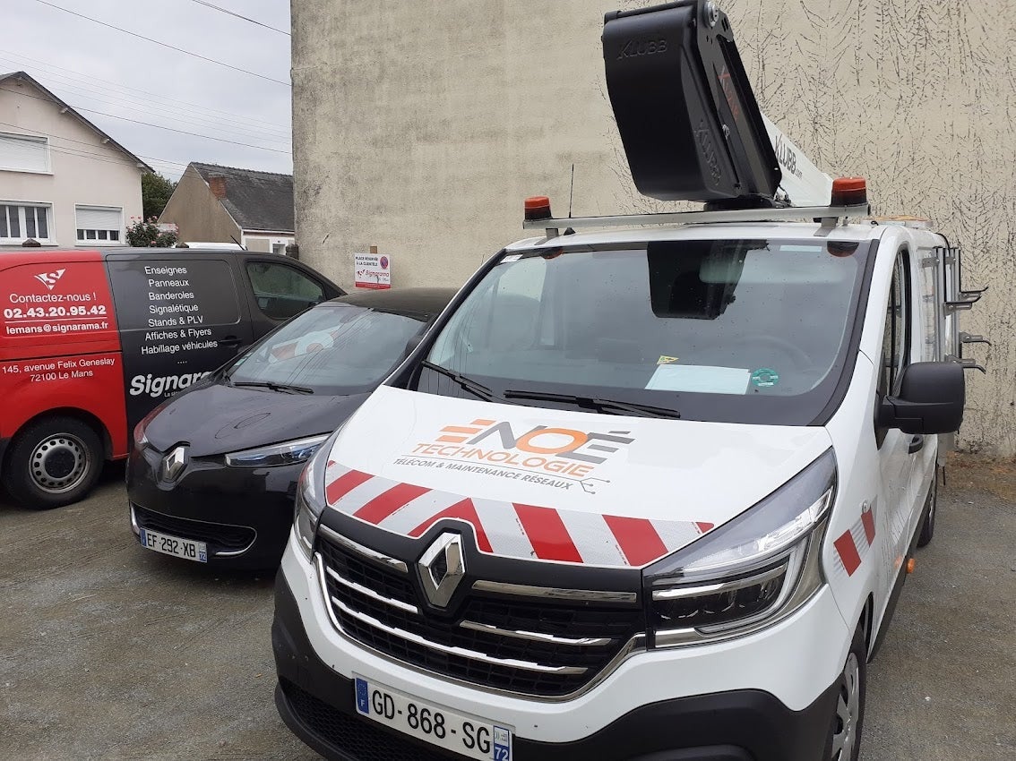 Habillage d'un véhicule pour Noé Technologie par Signarama Le Mans