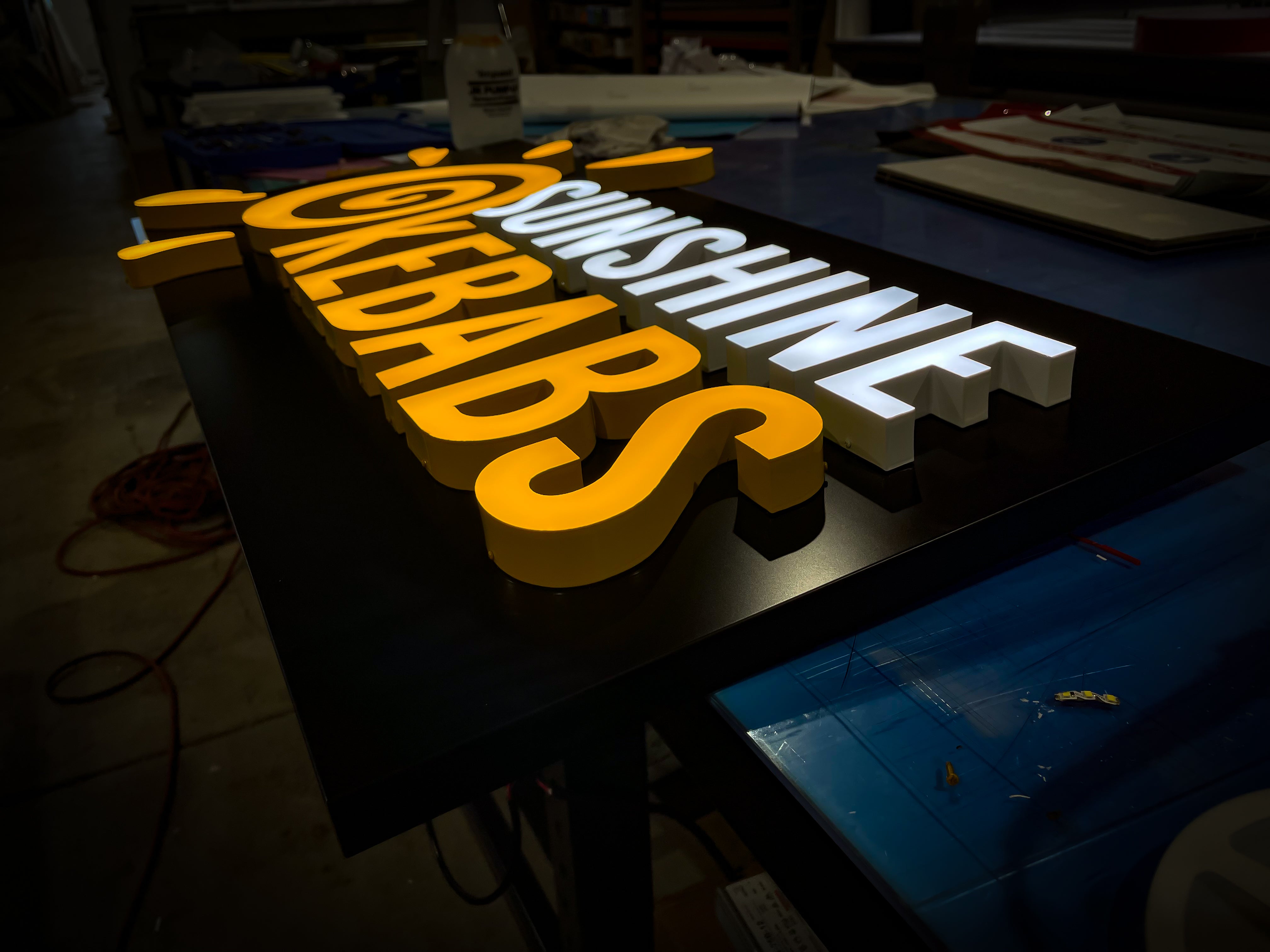 Sunshine Kebabs – illuminated signage