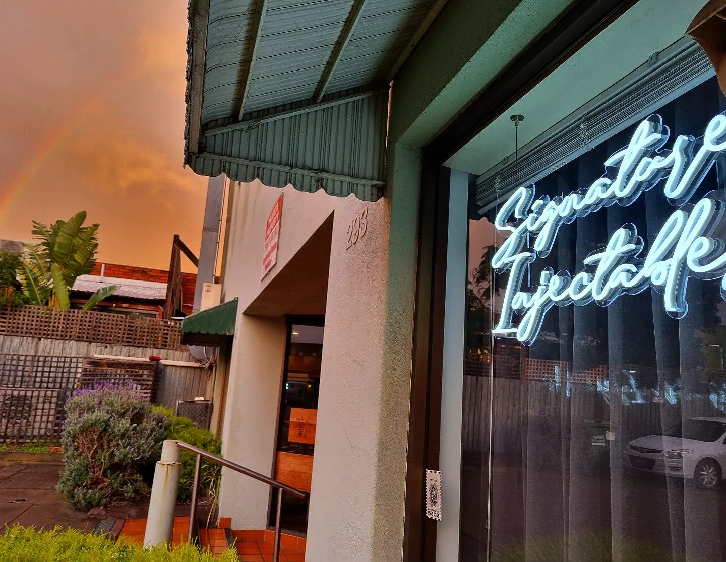 LED Neon for Signature Injectables