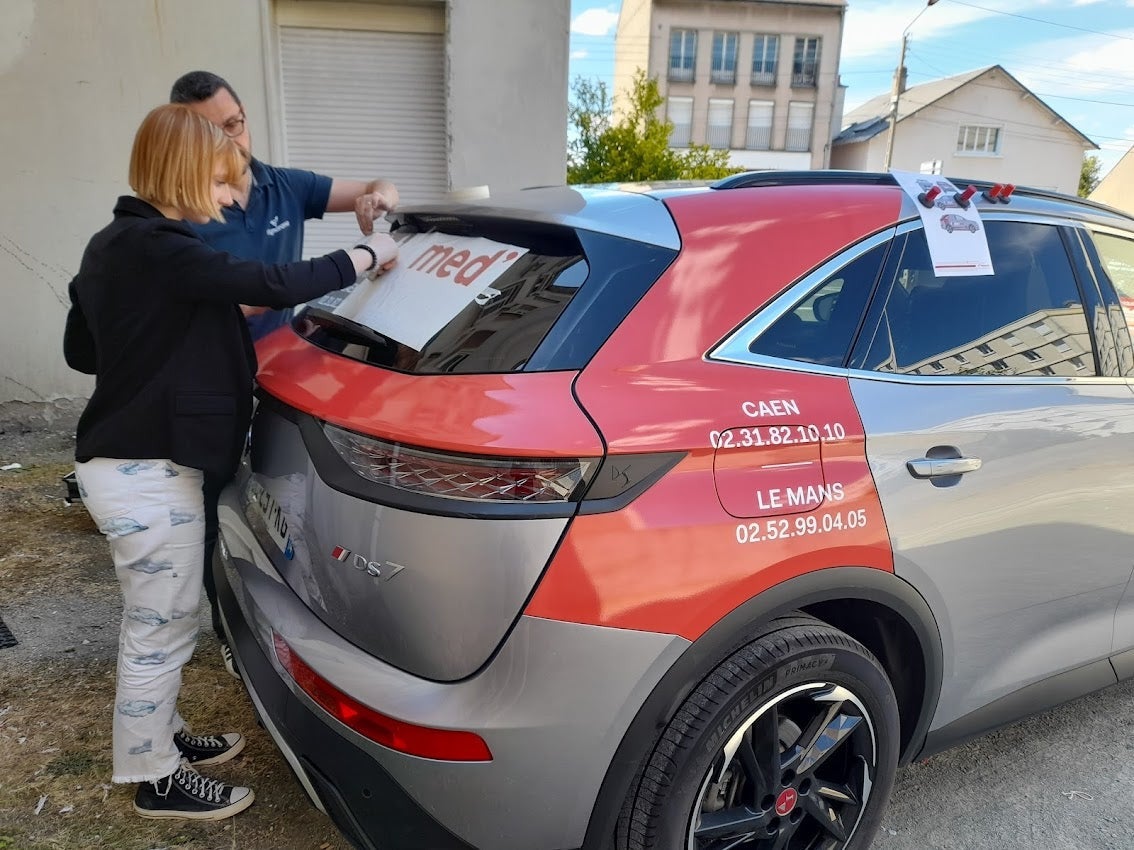 Habillage d'un véhicule pour Interimed' installé sur Le Mans & Caen par Signarama Le Mans