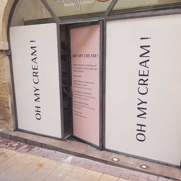 vitrophanie-impression-vitrine-enseigne-magasin-by-signarama-montpellier-pose-enseigne