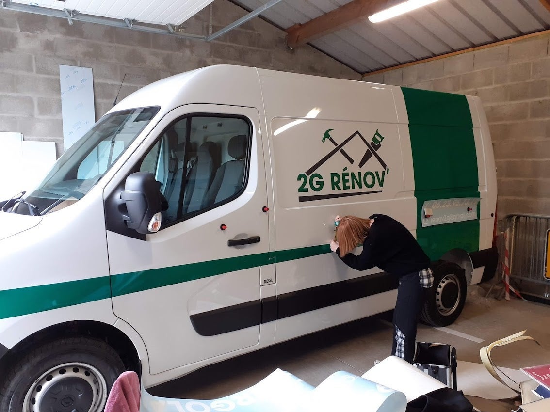Flocage d'un véhicule pour 2G Rénov par Signarama Le Mans