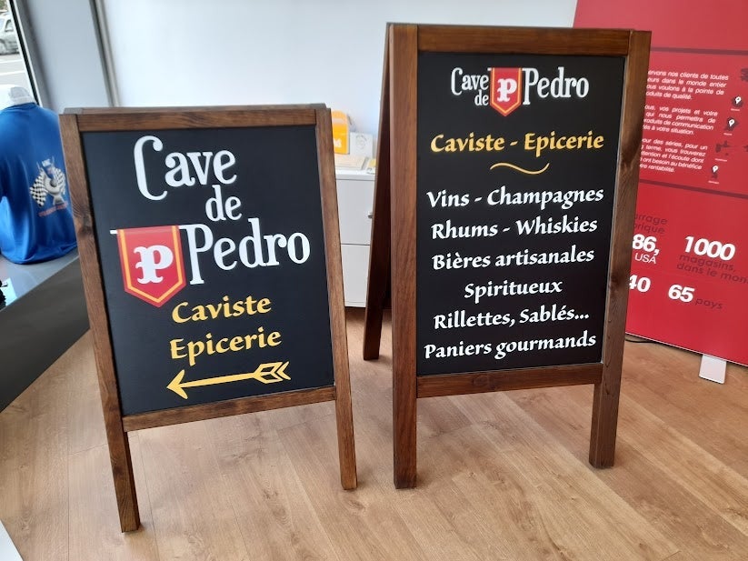 Adhésifs sur Chevalets pour La Cave de Pedro par Signarama Le Mans