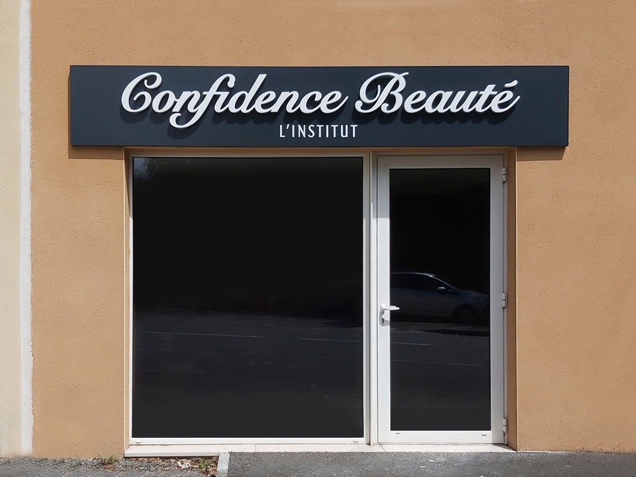 Enseigne en lettres découpées PVC