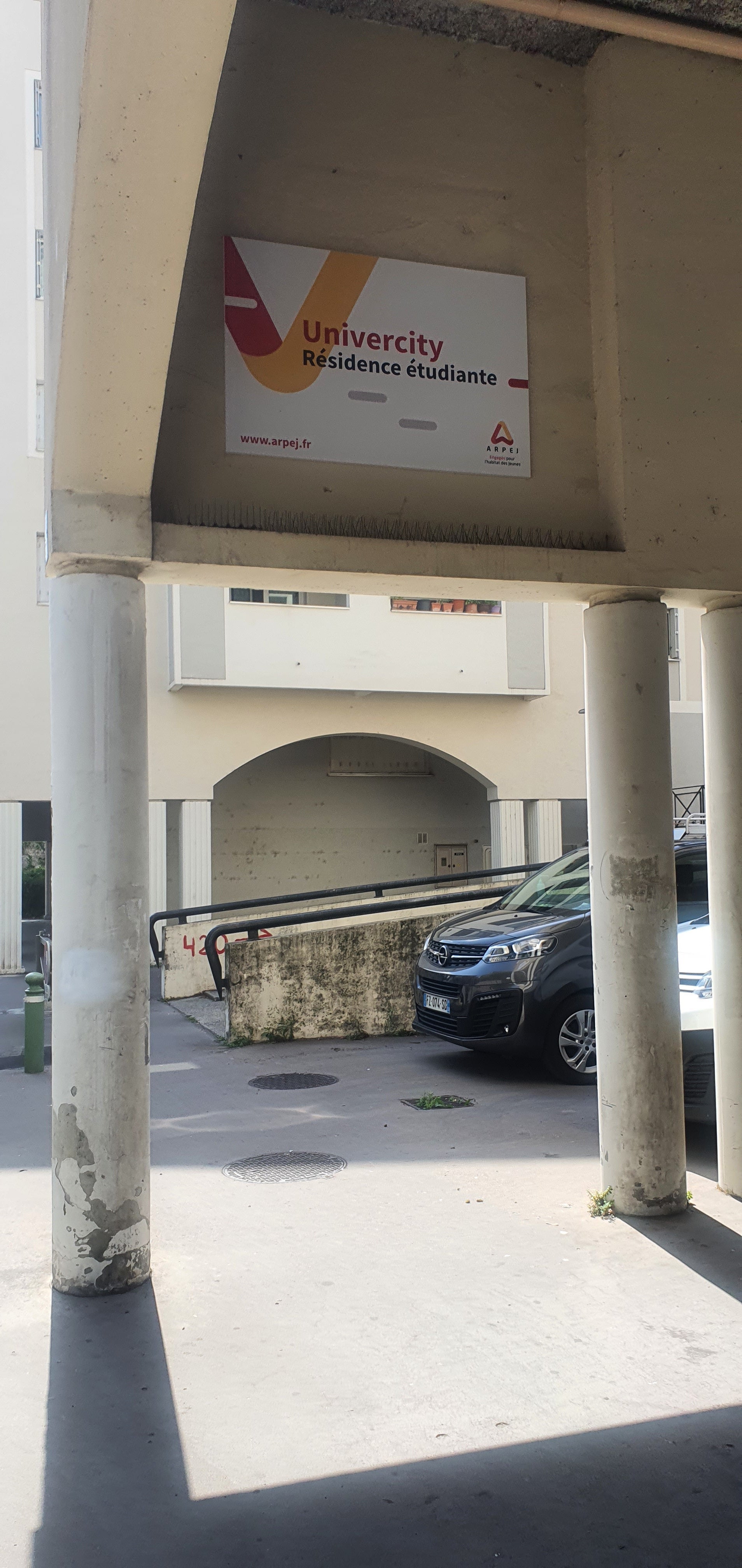 SIGNALÉTIQUE - ENSEIGNE DRAPEAU - VITROPHANIE
