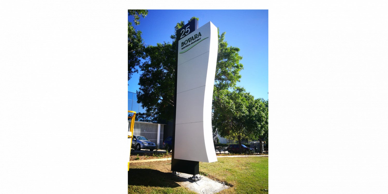 Totem & Pylon Signs