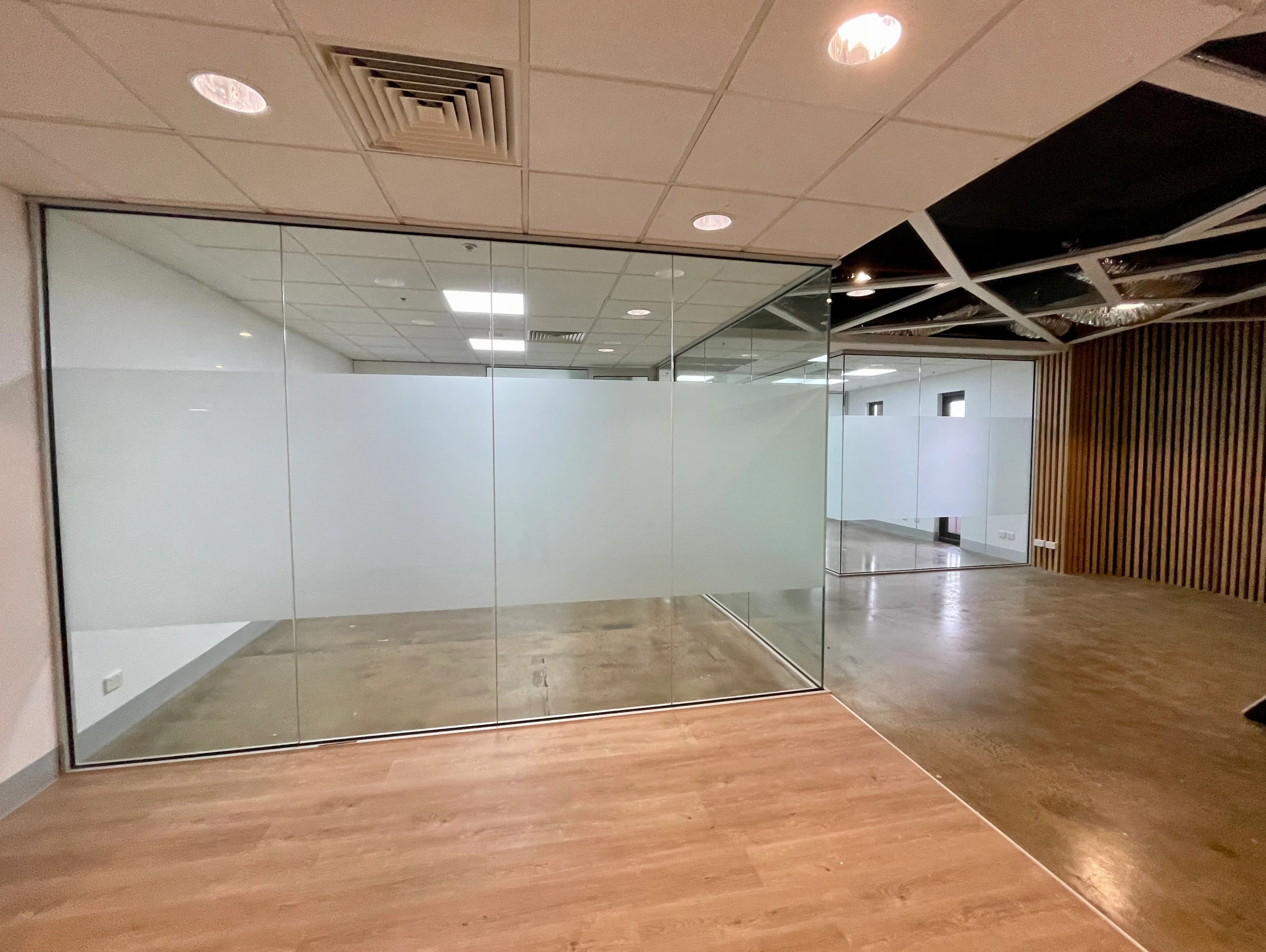 Reception Sign & Window Frosting - FMW Accountants - Ivanhoe.