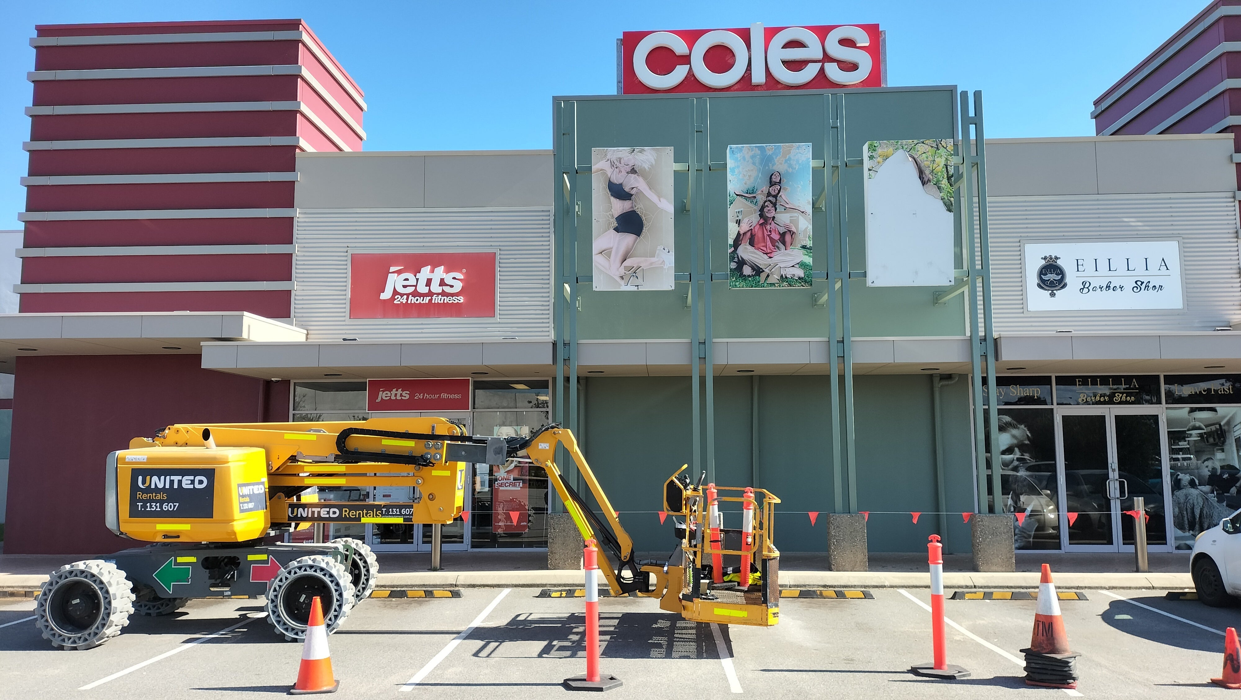 Perth Shopping Centre Signage