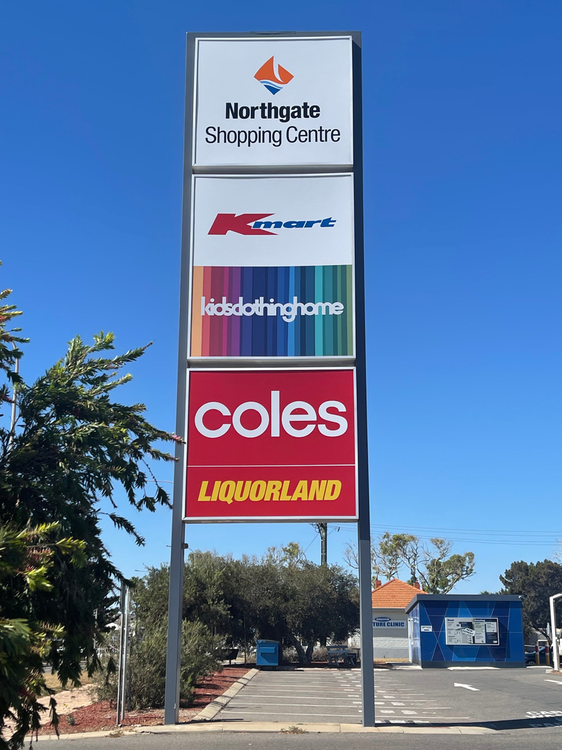 New Shopping Centre pylon signage