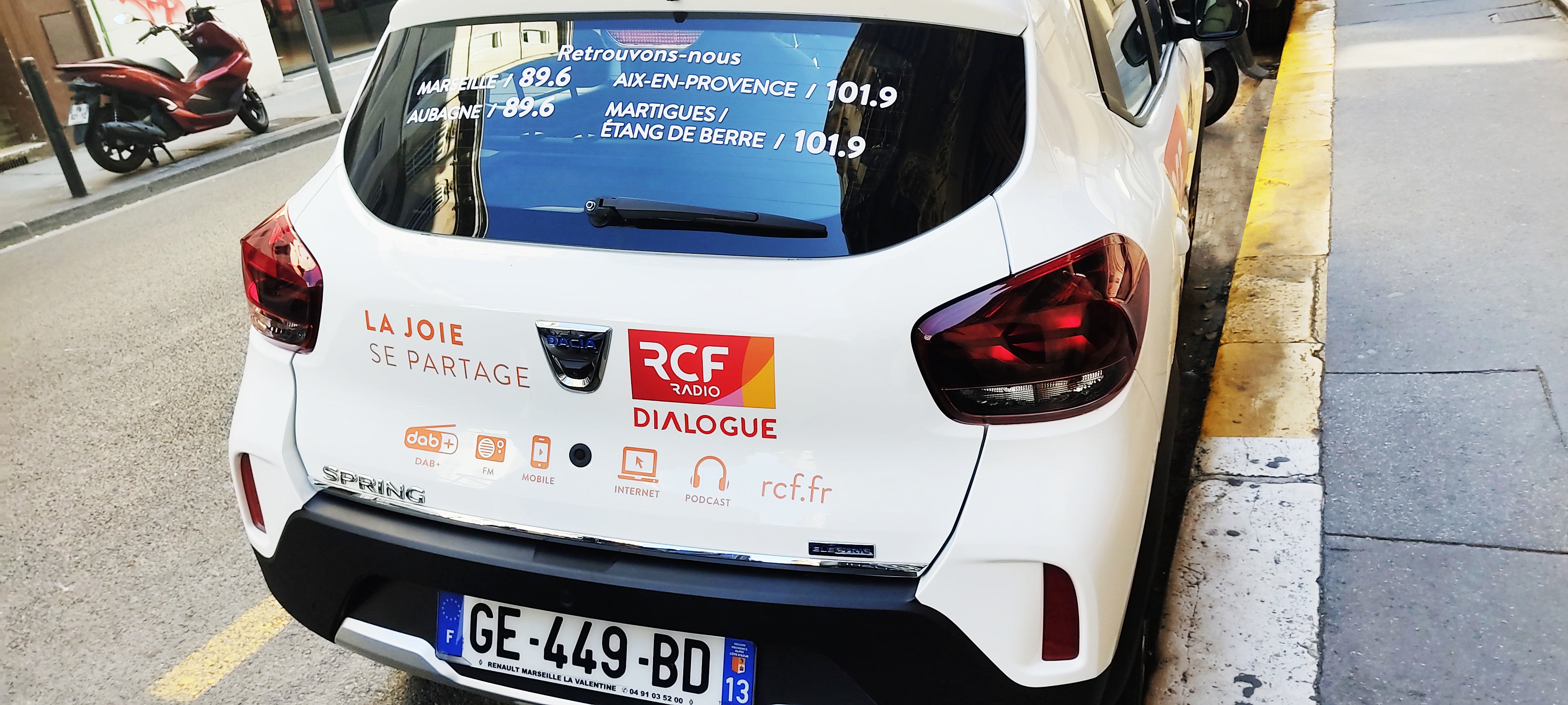 RCF RADIO_MARSEILLE_COVERING_MARQUAGE VEHICULE