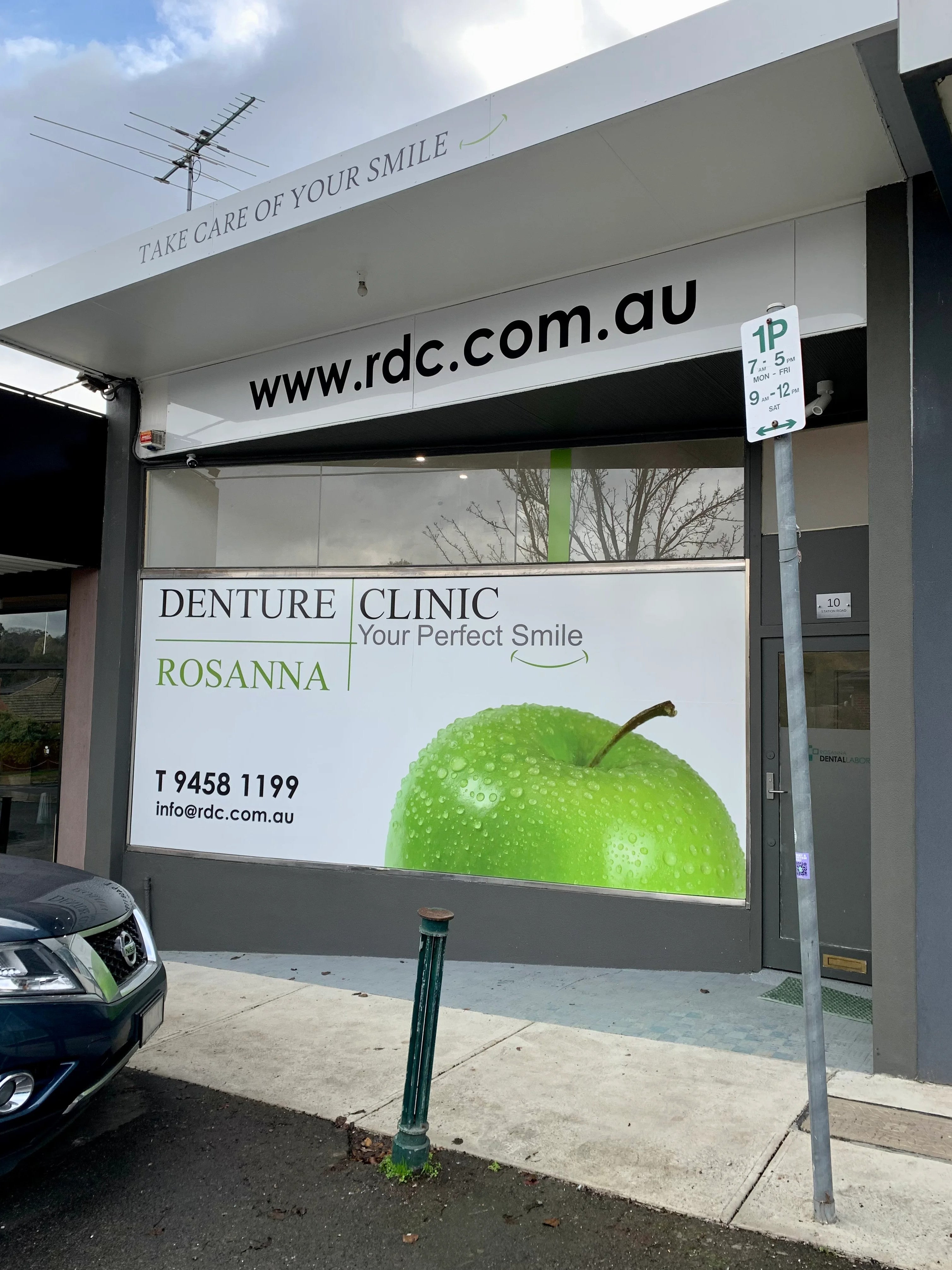 Shopfront Signage - Rosanna Denture Clinic.