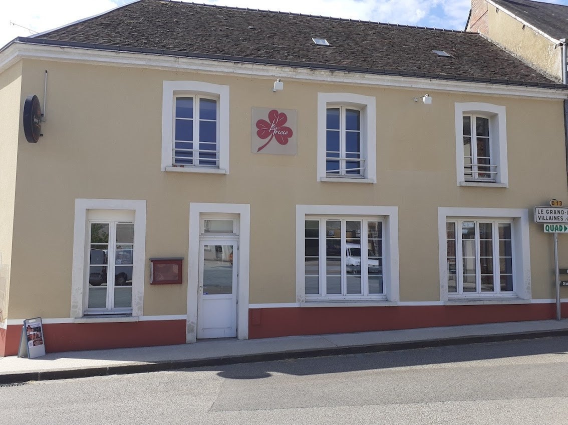 Réalisation de 2 enseignes pour le Bar - Restaurant Le Tricio par Signarama Le Mans