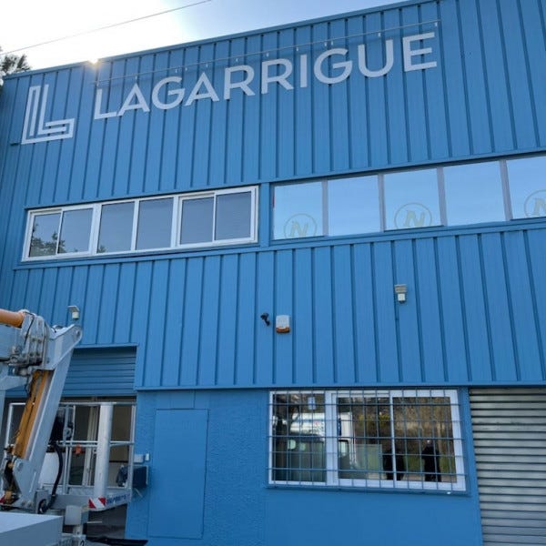 enseigne-lettres-dibond-decoupees-rampe-lumineuse-signarama-saint-laurent-du-var