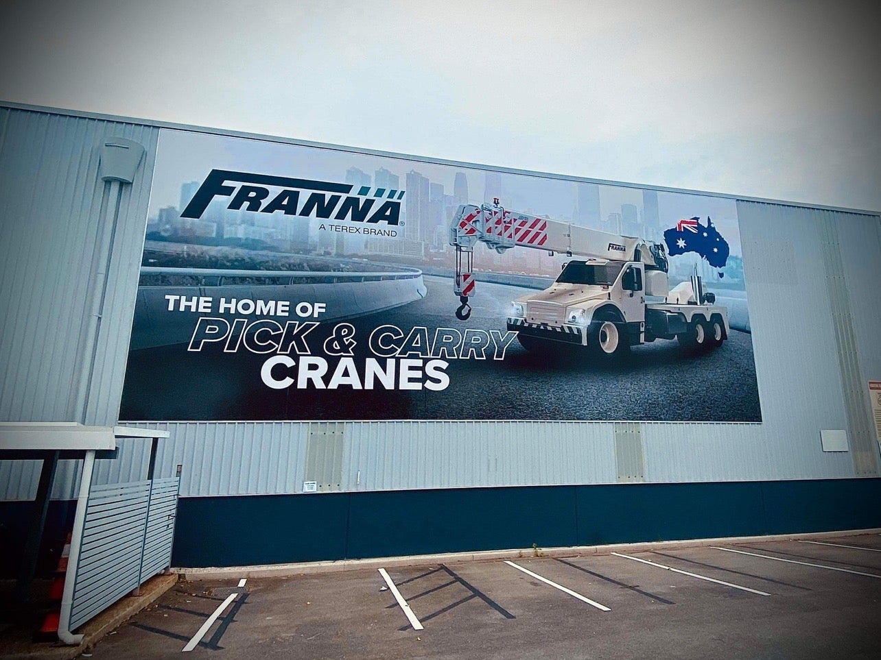 Gigantic 108m2 Sail track Banner for Terex looks great well done team