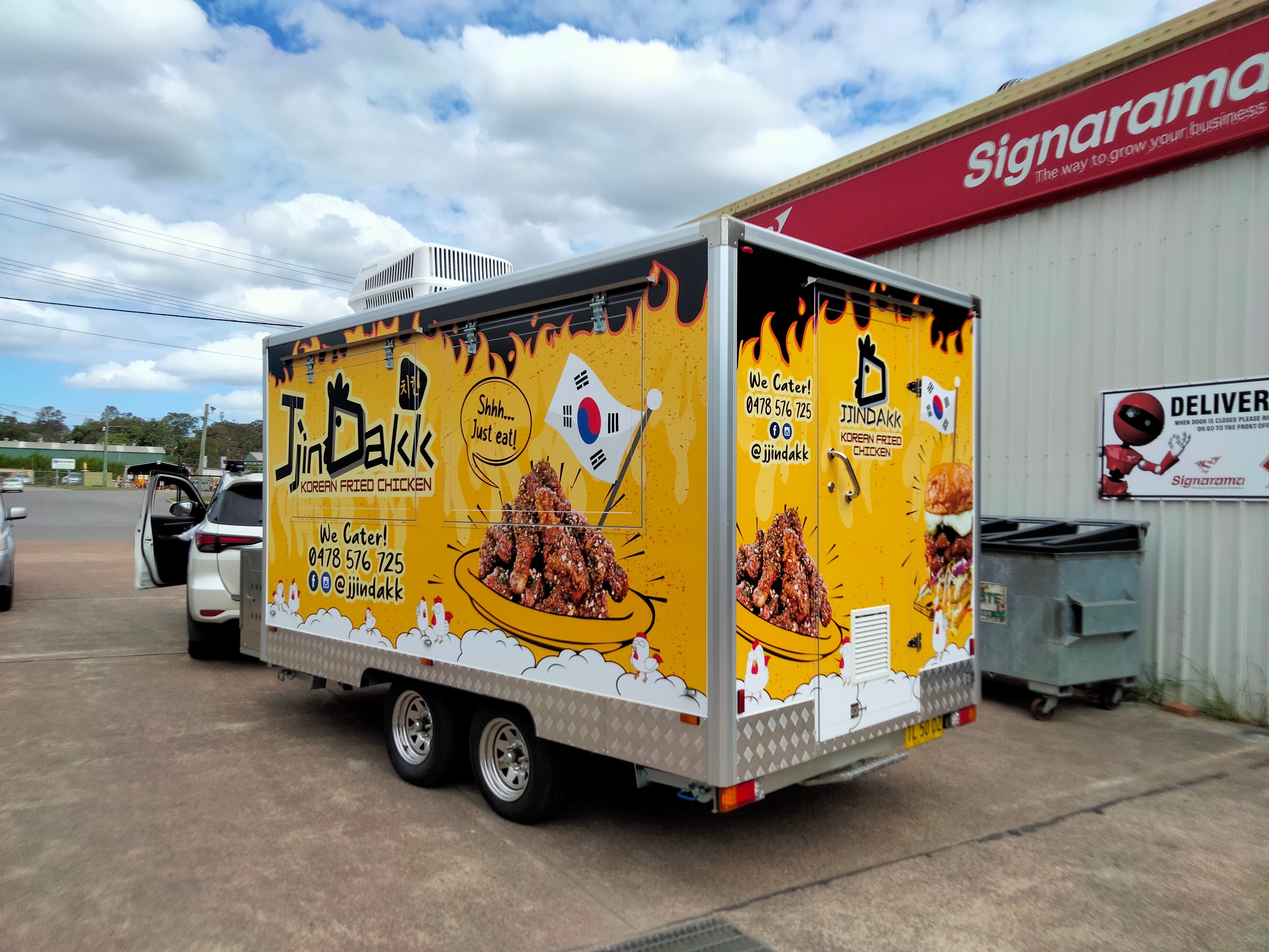Spectacular 360 wrap on food trailer
