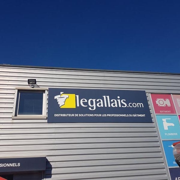 enseigne-panneau-publicitaire-by-signarama-montpellier-vendargues-pose-signaletique