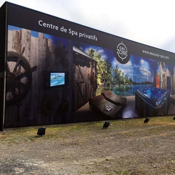 toile-tendue-habillage-facade-signaletique-intercheangeable-signarama-montpellier